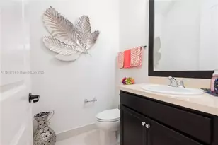 9735 W 34th Ct, Hialeah, FL 33018 - Photo 10