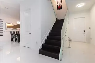 9735 W 34th Ct, Hialeah, FL 33018 - Photo 8