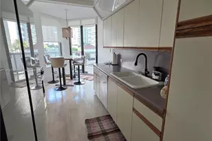 20191 E Country Club Dr, Aventura, FL 33180 - Photo 6