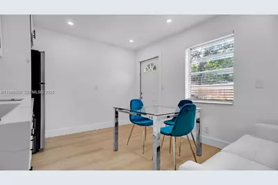 32 SW 9th St #3, Hallandale Beach, FL 33009 - Photo 4