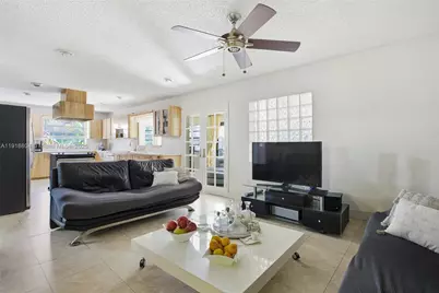 272 191st Ter, Sunny Isles Beach, FL 33160 - Photo 10