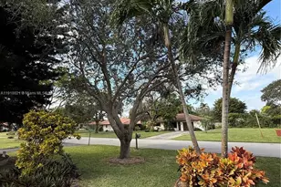 300 NW 42nd St, Boca Raton, FL 33431 - Photo 4