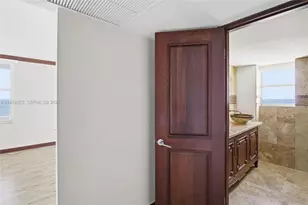 5555 Collins Ave, Miami Beach, FL 33140 - Photo 28