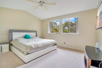636 Sand Creek Cir, Weston, FL 33327 - Photo 34