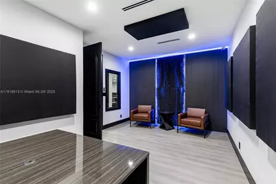 8111 NW 33rd St, Doral, FL 33122 - Photo 6