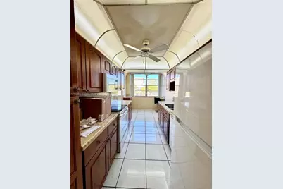1200 Saint Charles Pl #218, Pembroke Pines, FL 33026 - Photo 12