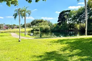 1200 St Charles Pl, Pembroke Pines, FL 33026 - Photo 32