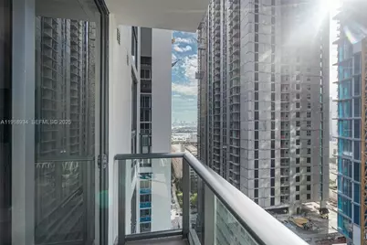 11 NE 6th Street #2206, Miami, FL 33132 - Photo 18