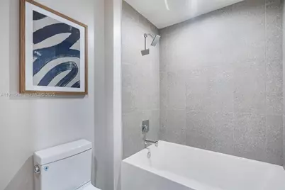 11 NE 6th Street #2206, Miami, FL 33132 - Photo 10