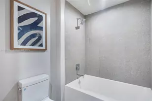 11 NE 6th St, Miami, FL 33132 - Photo 10