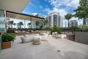 11 NE 6th St, Miami, FL 33132 - Photo 26
