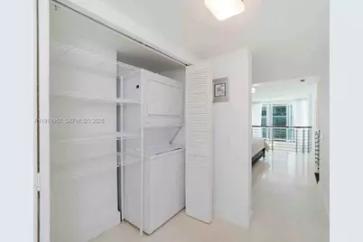 41 SE 5th St #708, Miami, FL 33131 - Photo 22
