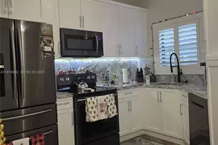 15529 Miami Lakeway N, Miami Lakes, FL 33014 - Photo 6