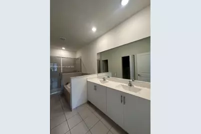 1405 SE 26th Ter #1405, Homestead, FL 33035 - Photo 10