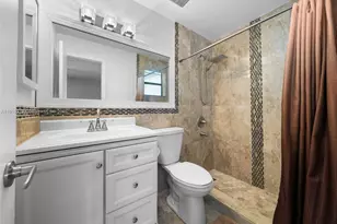 10936 NW 7th St, Miami, FL 33172 - Photo 22