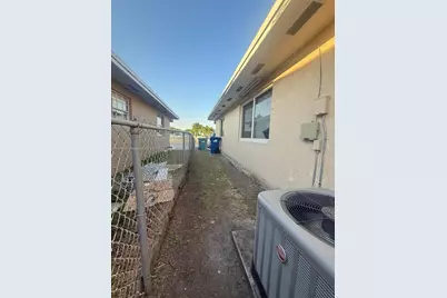 11136 SW 5th St, Sweetwater, FL 33174 - Photo 16