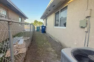 11136 SW 5th St, Sweetwater, FL 33174 - Photo 16