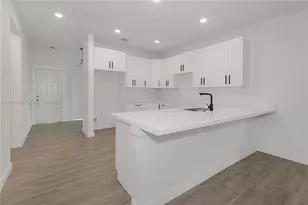 745 NE 36th St, Oakland Park, FL 33334 - Photo 10