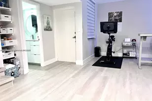 20200 W Country Club Dr, Aventura, FL 33180 - Photo 4