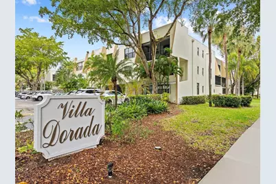 20200 W Country Club Dr #112, Aventura, FL 33180 - Photo 2