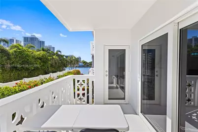 3209 S Ocean Dr #2M, Hallandale Beach, FL 33009 - Photo 2
