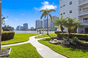 3209 S Ocean Dr, Hallandale Beach, FL 33009 - Photo 24
