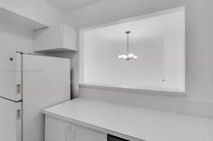 8045 NW 7th St, Miami, FL 33126 - Photo 10