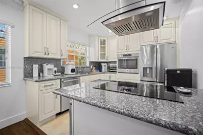 300 Manor Pl, Coral Gables, FL 33133 - Photo 8