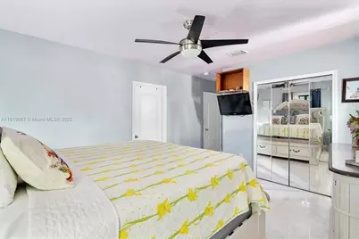 348 NE 118th St, Miami, FL 33161 - Photo 20