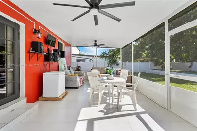 348 NE 118th St, Miami, FL 33161 - Photo 30