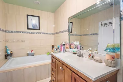 348 NE 118th St, Miami, FL 33161 - Photo 18