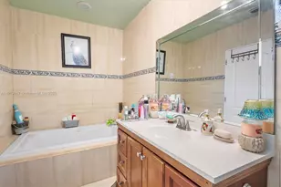 348 NE 118th St, Miami, FL 33161 - Photo 18