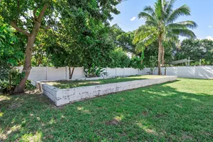 348 NE 118th St, Miami, FL 33161 - Photo 34