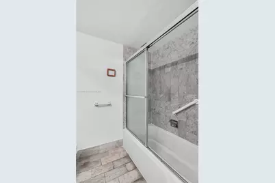 1420 Brickell Bay Dr #608B, Miami, FL 33131 - Photo 20