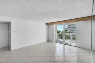 1420 Brickell Bay Dr, Miami, FL 33131 - Photo 6