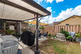 4118 E 10th Ct, Hialeah, FL 33013 - Photo 26