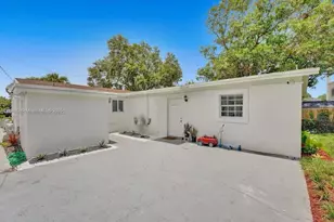 685 SW 7th Terrace, Dania Beach, FL 33004 - Photo 1