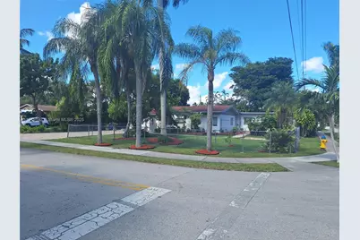 2199 NE 182nd St #2, North Miami Beach, FL 33162 - Photo 1