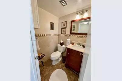 8592 W Sunrise Blvd #111, Plantation, FL 33322 - Photo 18