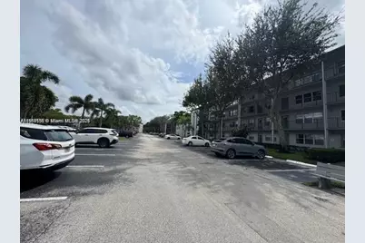 300 SW 134th Way #107E, Pembroke Pines, FL 33027 - Photo 10