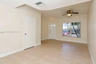 43 Simonton Cir, Weston, FL 33326 - Photo 4