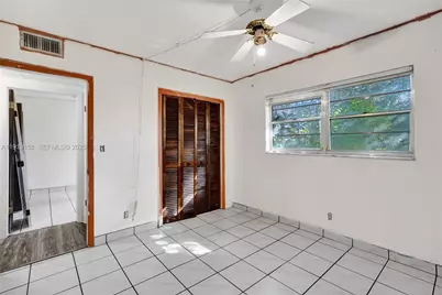 5551 SW 57th St, Davie, FL 33314 - Photo 16