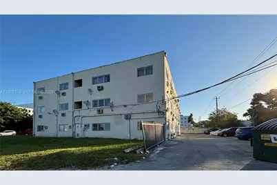 1400 NE 111th St, Miami, FL 33161 - Photo 4