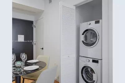 398 NE 5th St #4210, Miami, FL 33132 - Photo 14