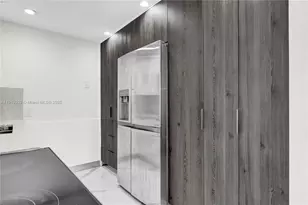 20335 W Country Club Dr, Aventura, FL 33180 - Photo 12