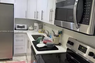 3701 N Country Club Dr, Aventura, FL 33180 - Photo 12