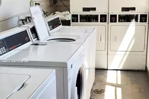 18900 NE 3rd Ct, Miami, FL 33179 - Photo 20