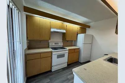 513 Green Springs Place #513, West Palm Beach, FL 33409 - Photo 2