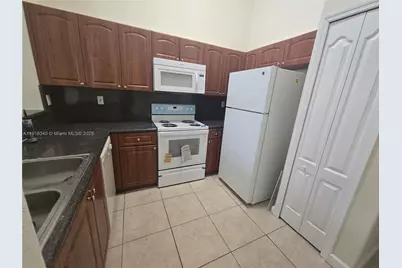 2524 SE 16th Rd #203, Homestead, FL 33035 - Photo 4