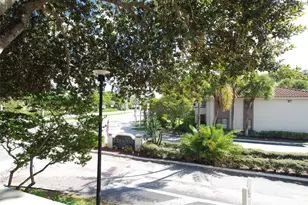 8321 Coral Lake Dr, Coral Springs, FL 33065 - Photo 20